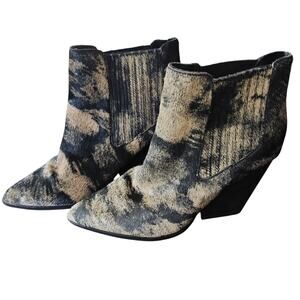 Adam Tucker me too cowhide‎ Heeled boots size 8.M booties western boho leather